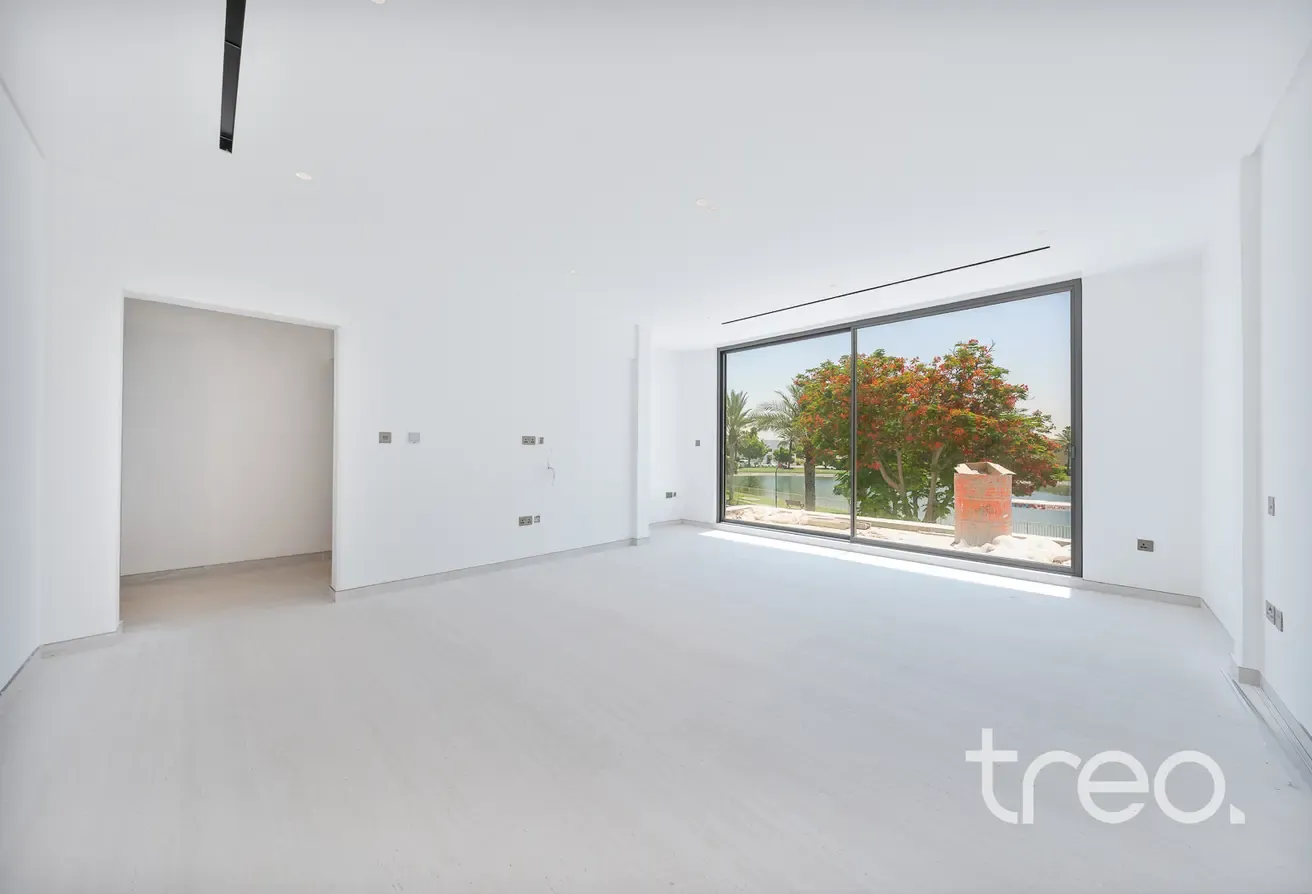 Exceptional | Lake Backing | Extended