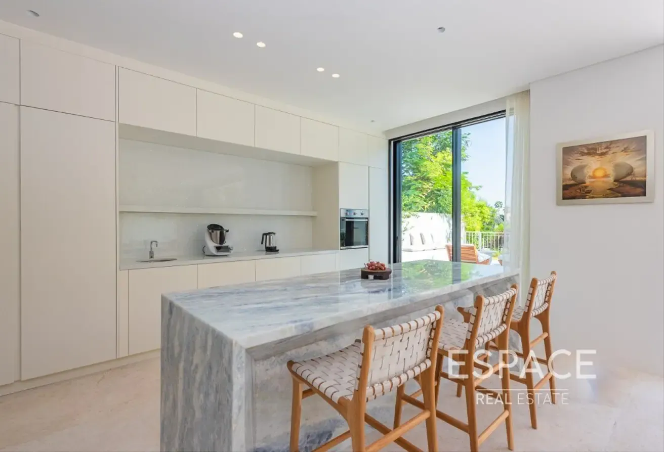 Luxury Renovation | Extended | Lake View