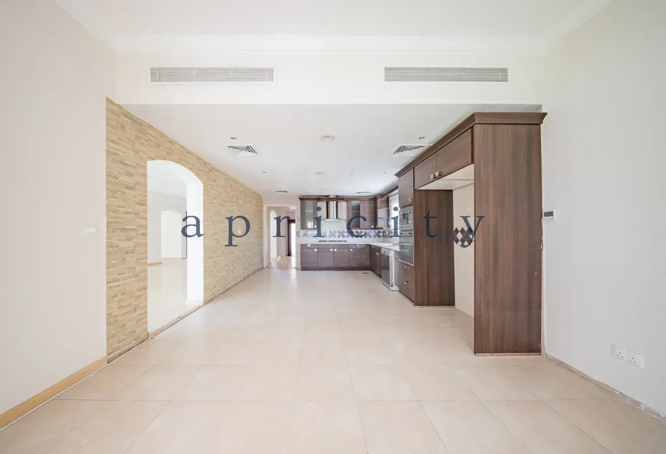 Renovation Opportunity | Huge Garden | Vacant
