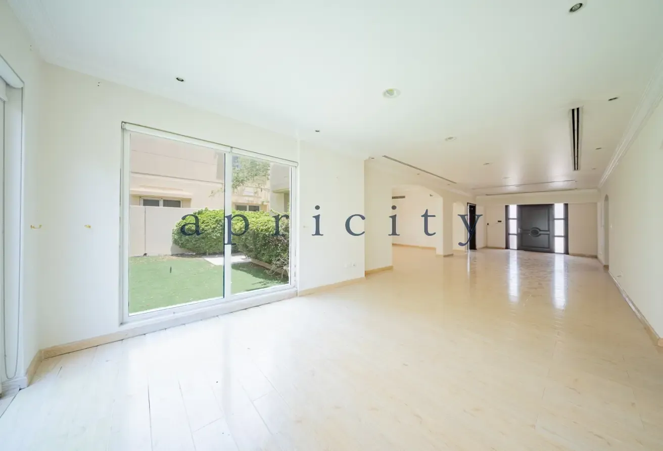 Renovation Opportunity | Huge Garden | Vacant