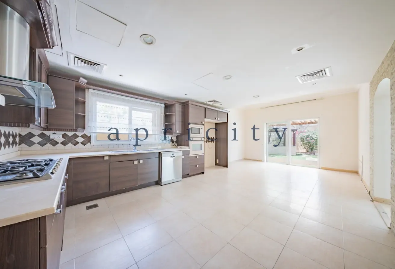 Renovation Opportunity | Huge Garden | Vacant