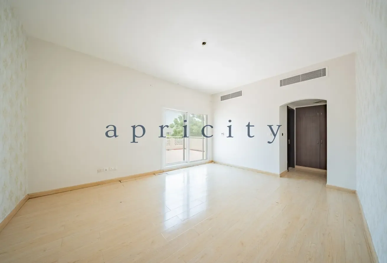 Renovation Opportunity | Huge Garden | Vacant
