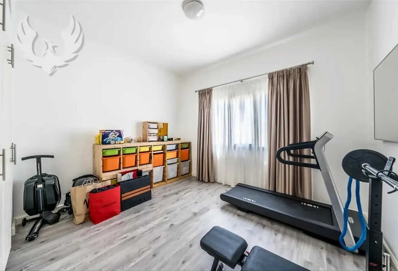 5BR + Maid’s | Large Plot | Available Now