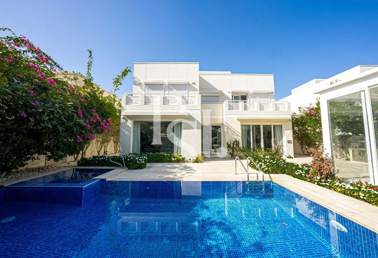 Fully Upgraded | Close to Park | Single Row |