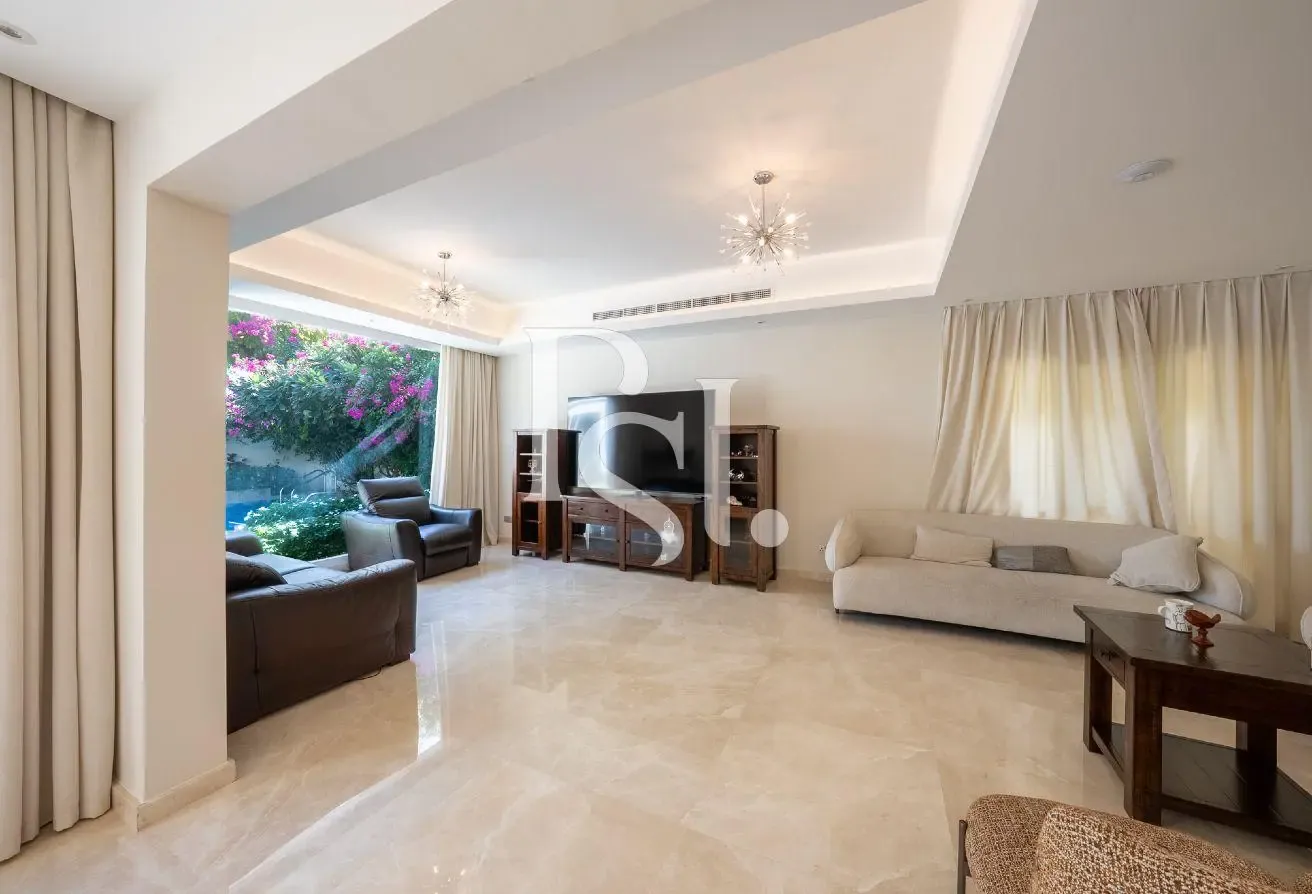 Fully Upgraded | Close to Park | Single Row |