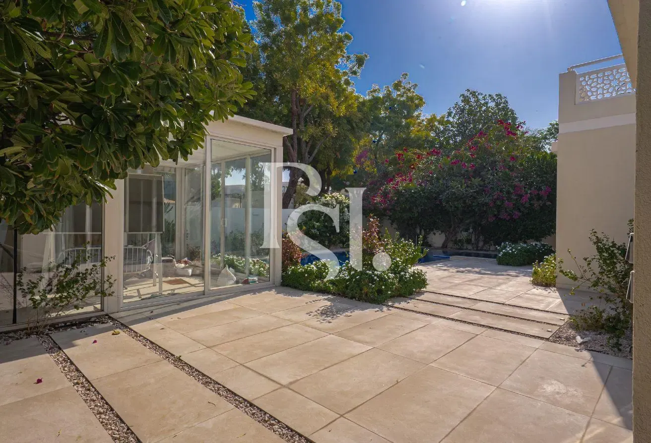 Fully Upgraded | Close to Park | Single Row |