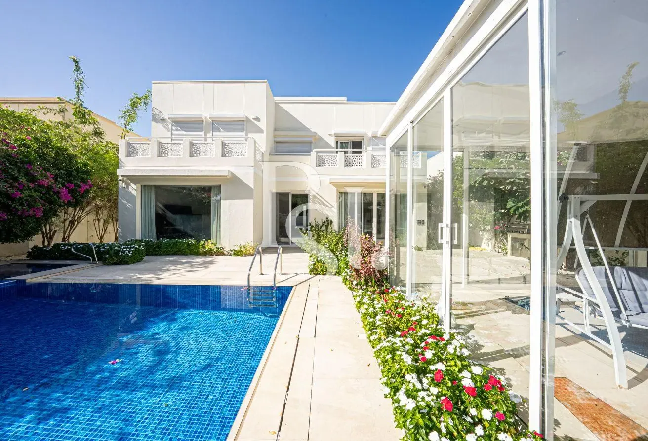Fully Upgraded | Close to Park | Single Row |