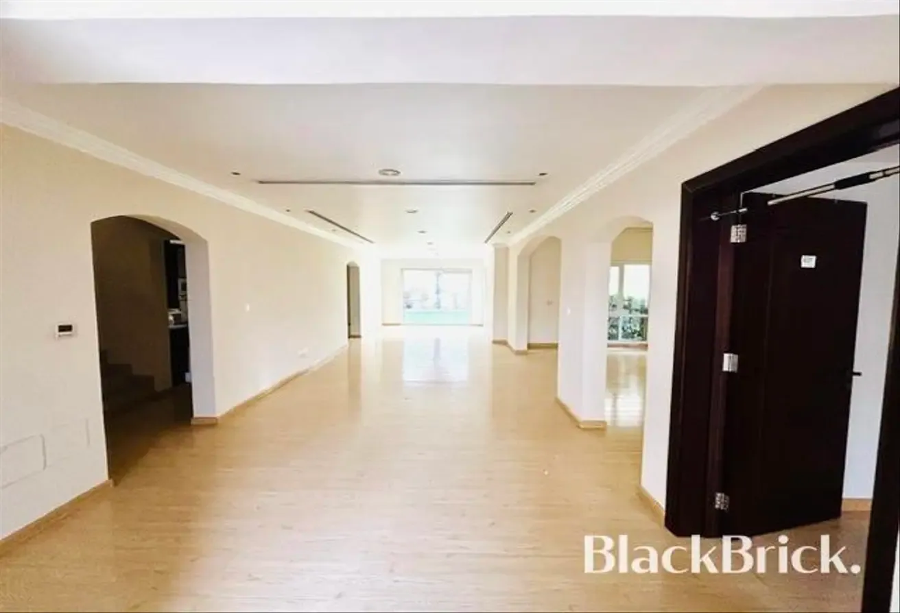 5 BEDROOMS | VASTU | Prime Meadows Location