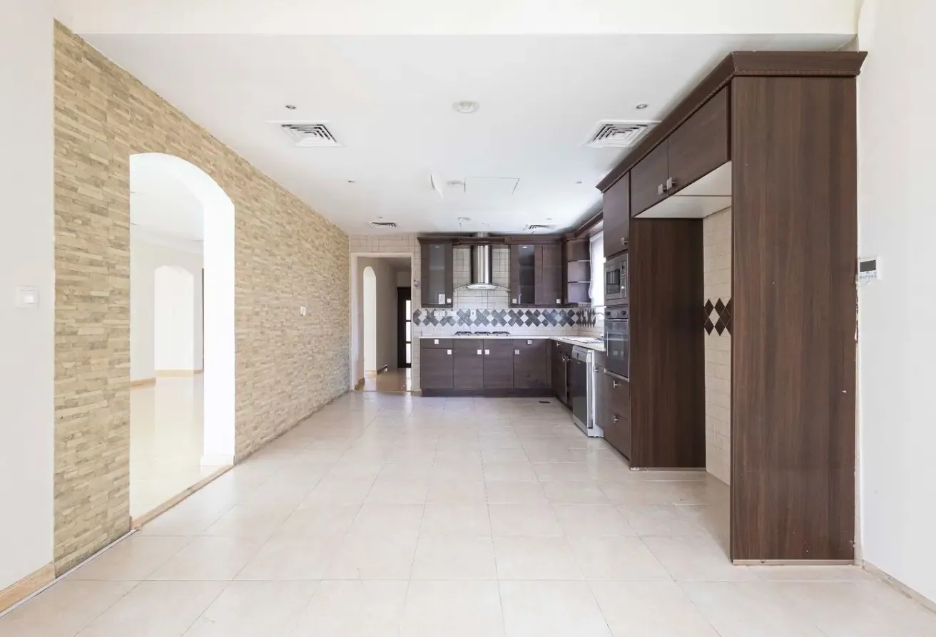 5 BEDROOMS | VASTU | Prime Meadows Location