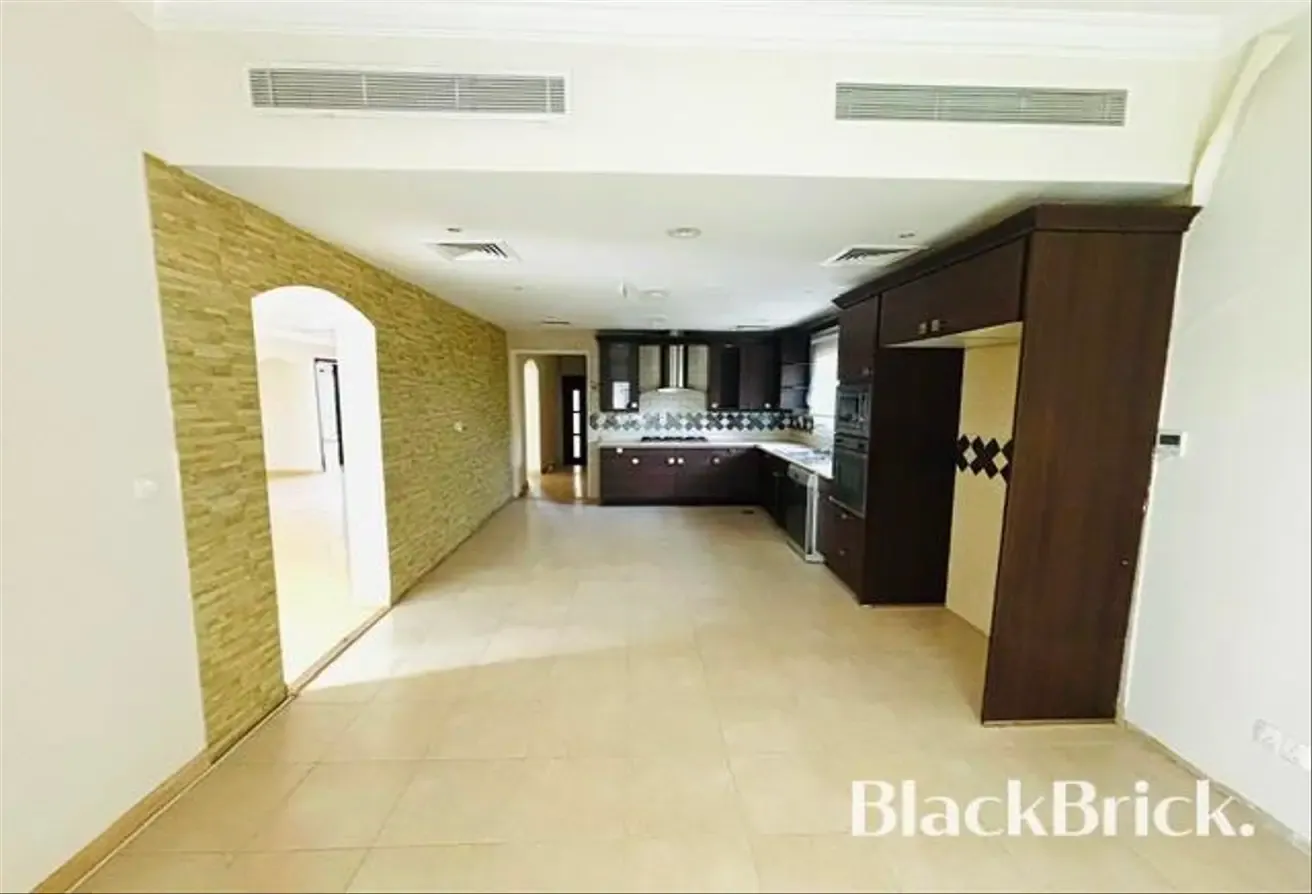 5 BEDROOMS | VASTU | Prime Meadows Location