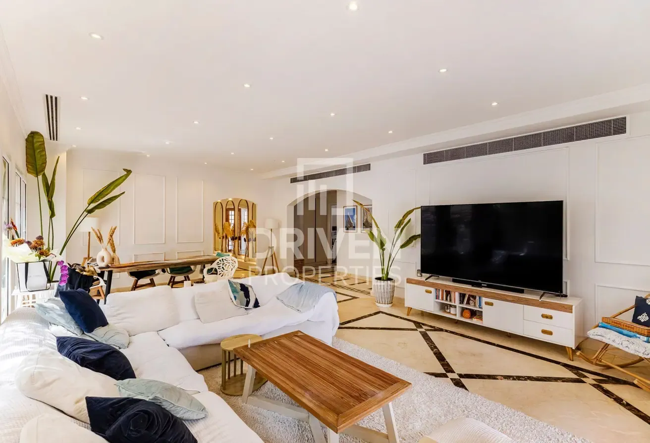 Upgraded | Private Swimming Pool | Exclusive Villa