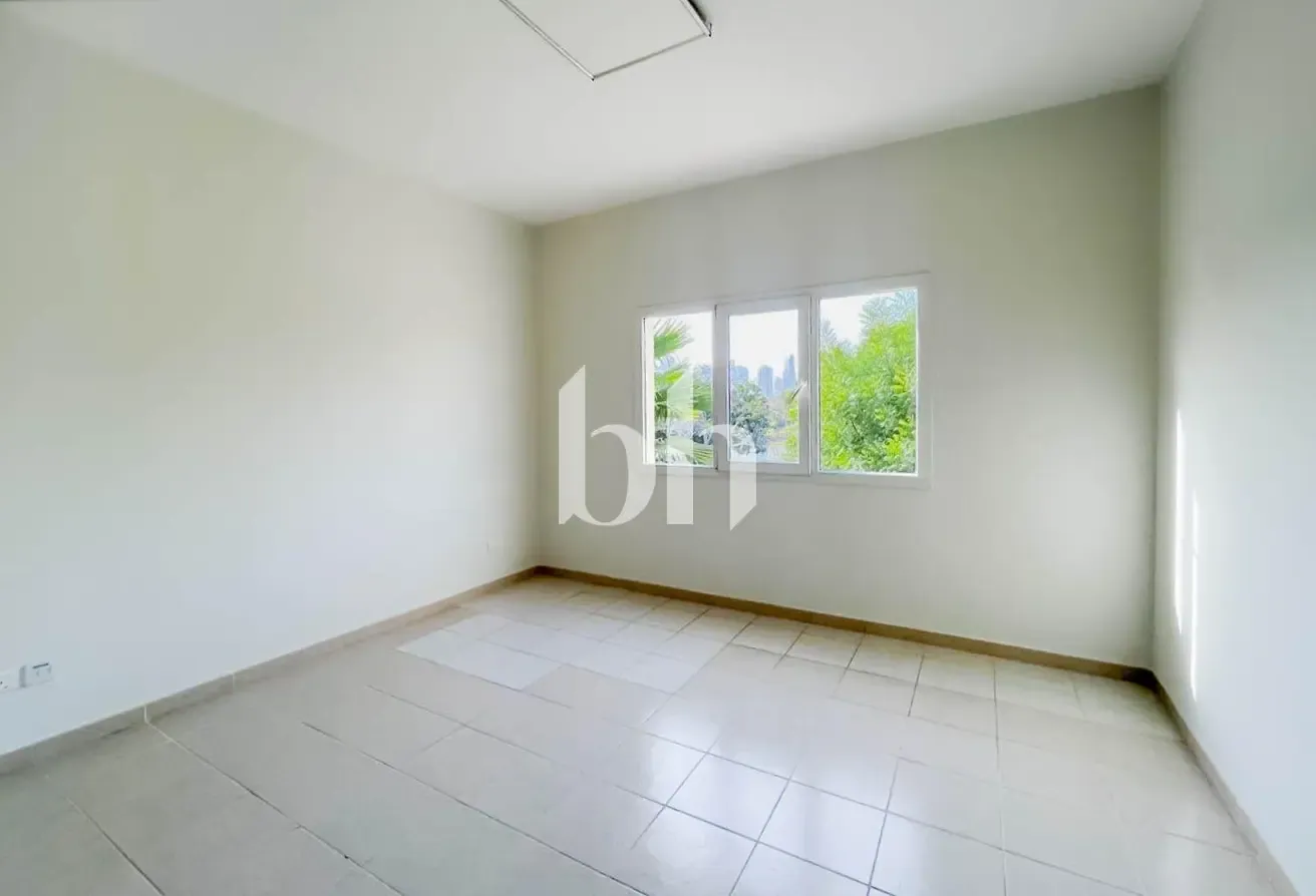 Great Location | VOT | Single Row | Type 7