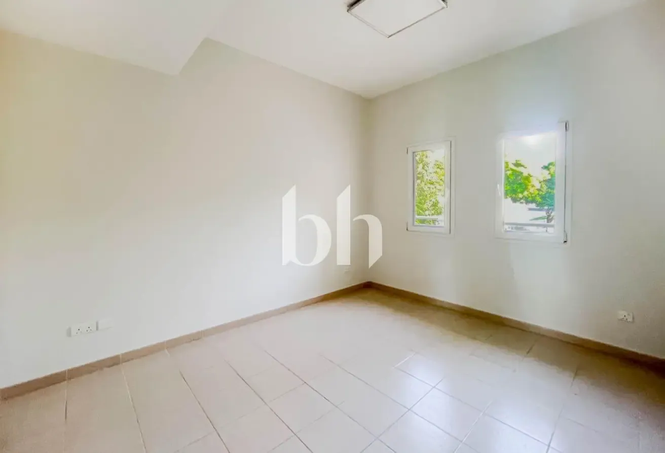 Great Location | VOT | Single Row | Type 7