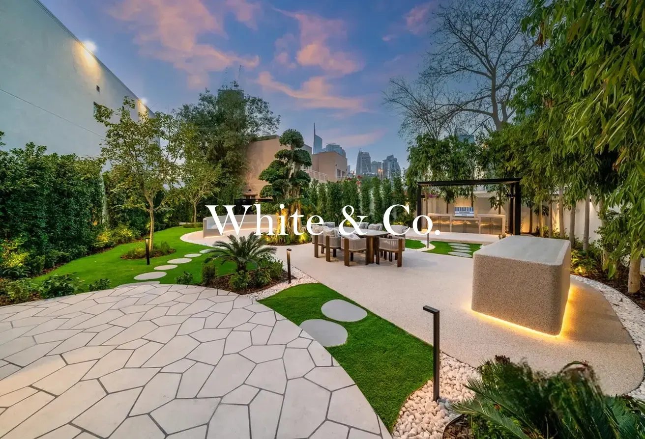Turnkey |  Huge Plot | Vacant and Ready
