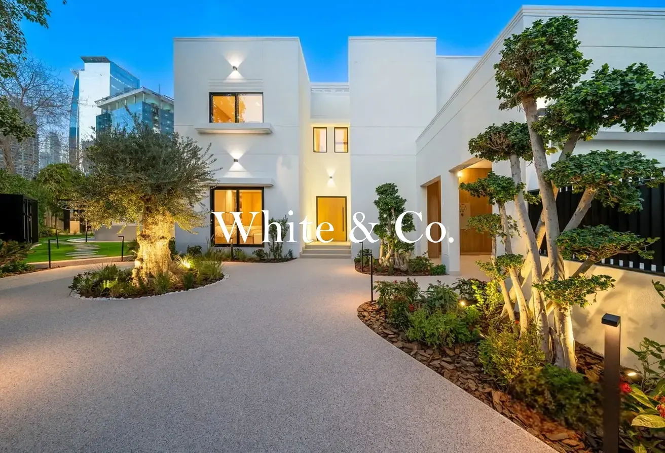 Turnkey |  Huge Plot | Vacant and Ready