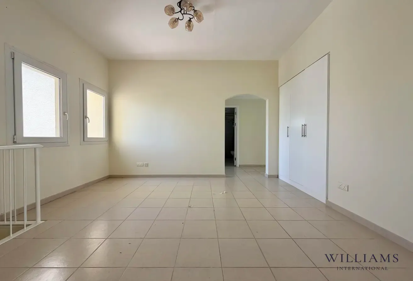 CHEAPEST 5 BED IN THE MEADOWS COMMUNITY