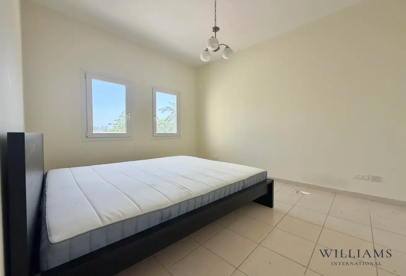 CHEAPEST 5 BED IN THE MEADOWS COMMUNITY