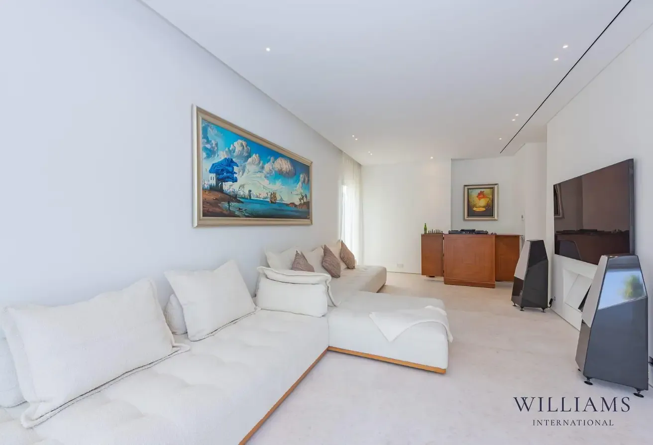 5 BEDROOMS | LUXURY HOME | EXTENDED | LAKE VIEW