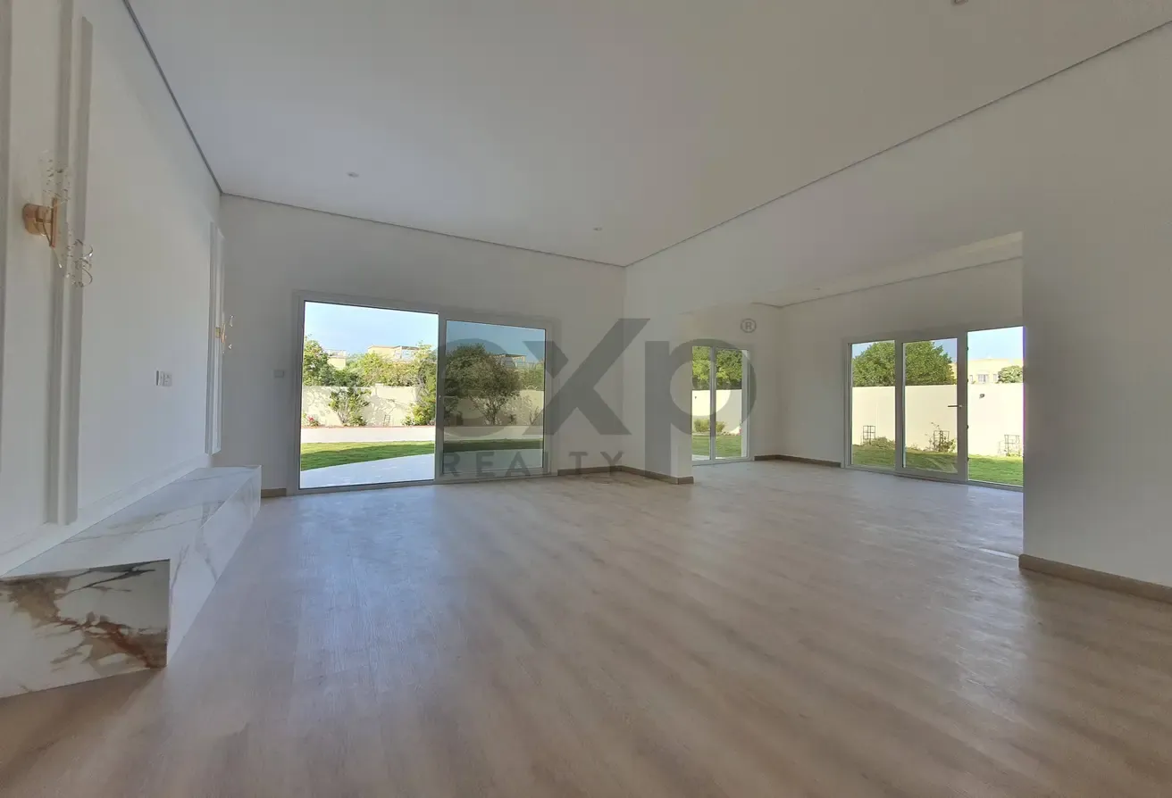 10,000 sqft Corner Plot | 1,300 AED/sqft Lake View