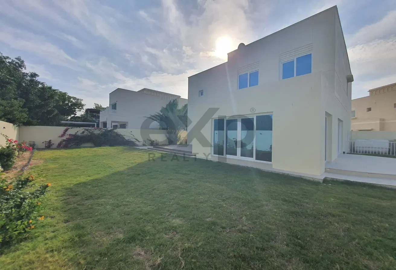 10,000 sqft Corner Plot | 1,300 AED/sqft Lake View