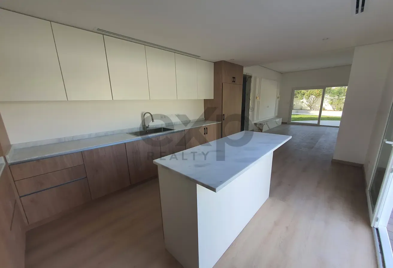 10,000 sqft Corner Plot | 1,300 AED/sqft Lake View