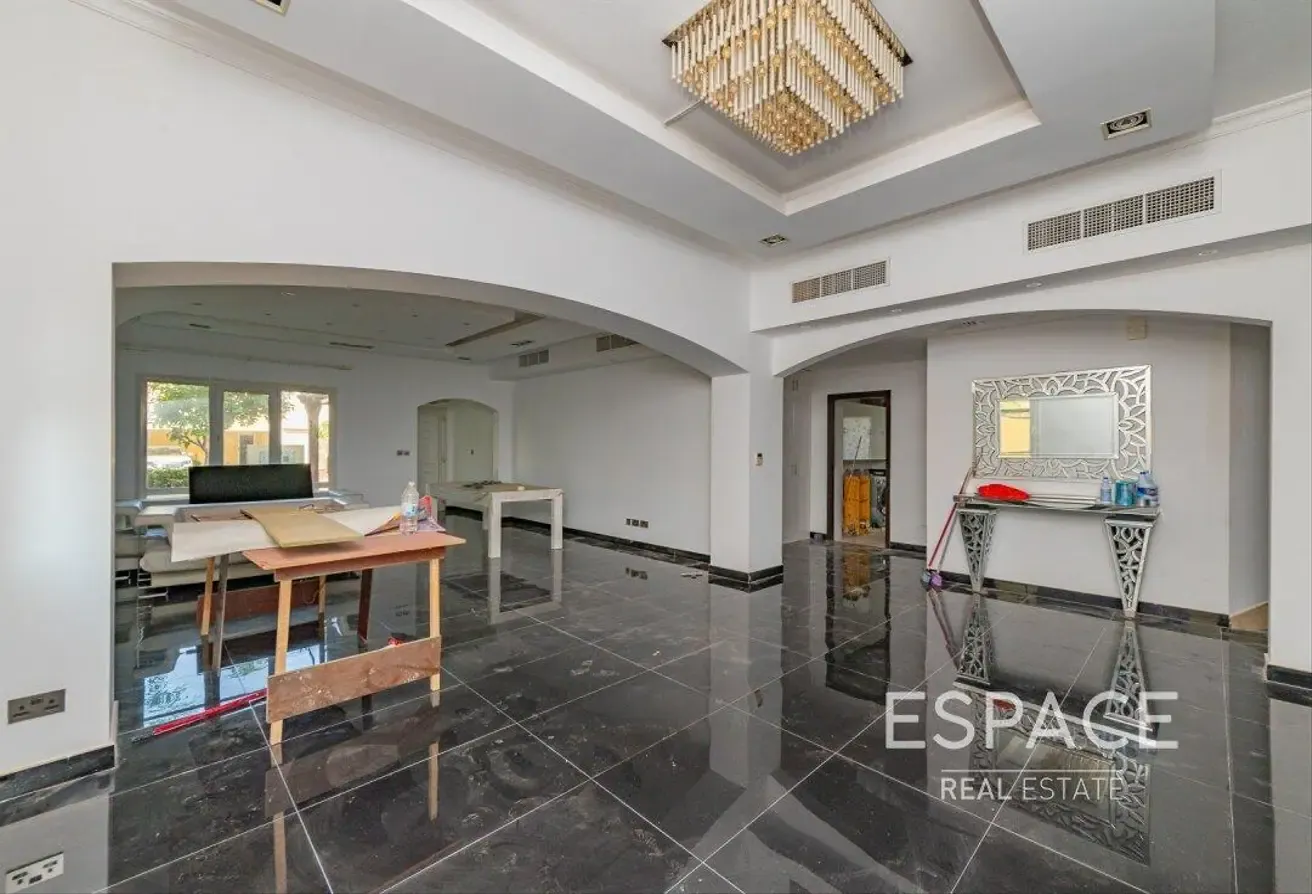 Exclusive | Upgraded | Central Location