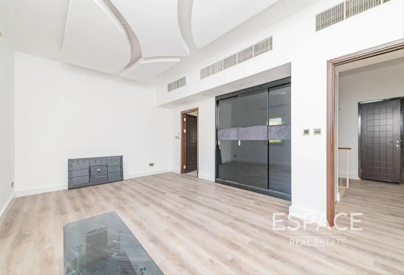 Exclusive | Upgraded | Central Location
