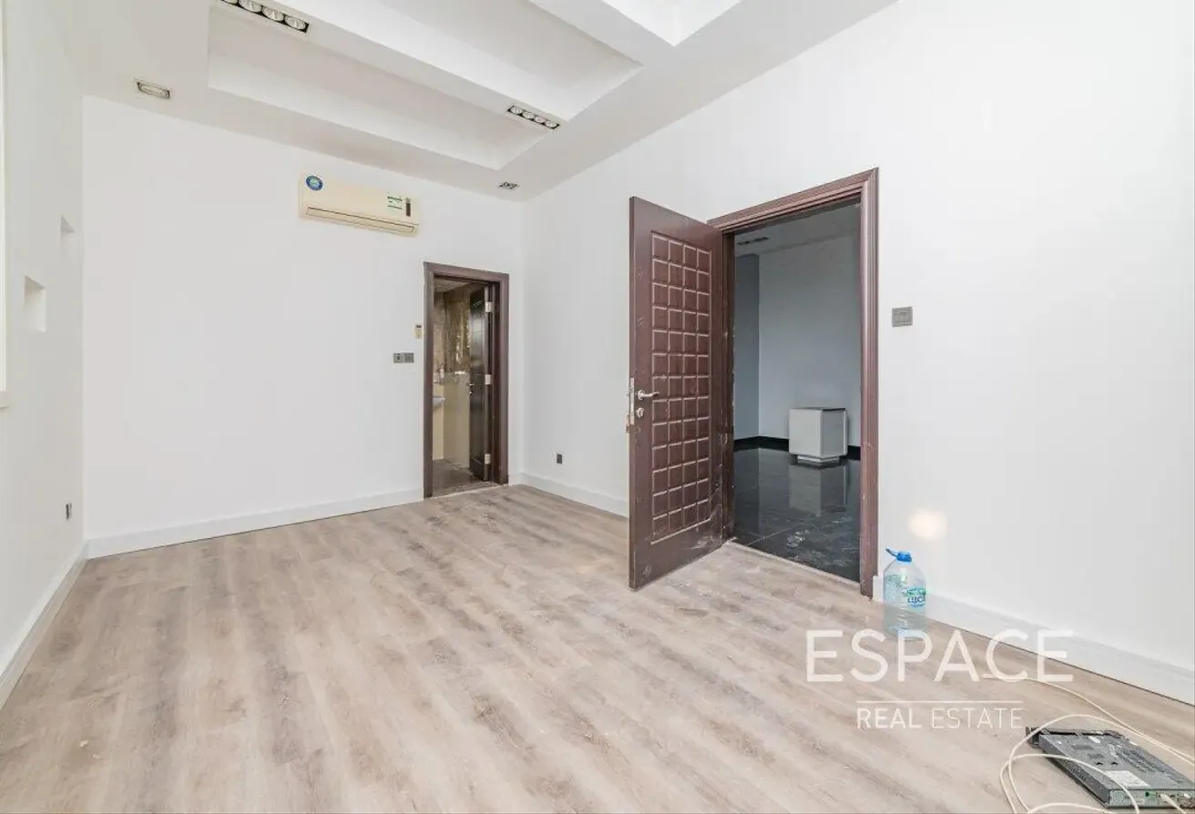Exclusive | Upgraded | Central Location