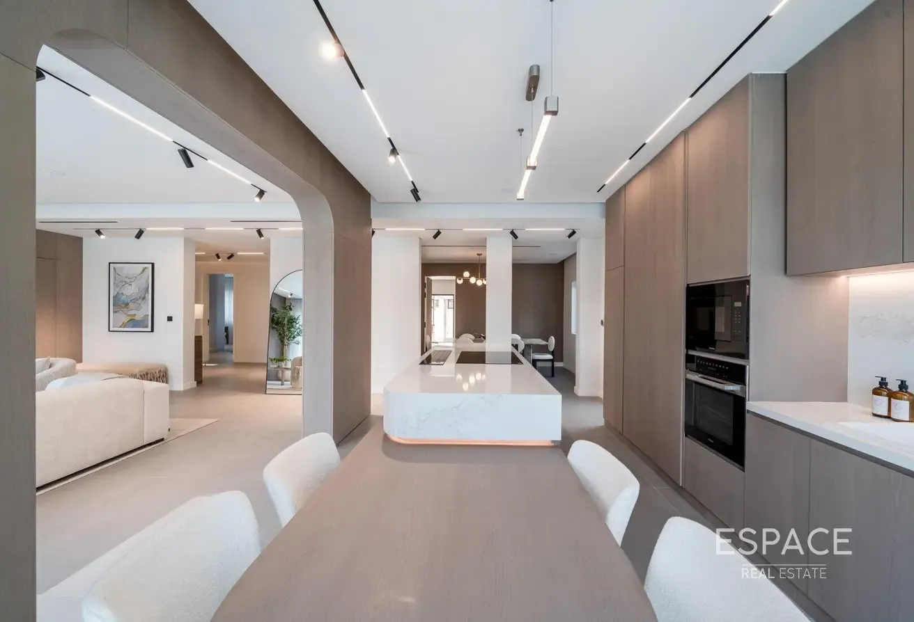 Exclusive Turn Key E2 Hattan with 5 Beds