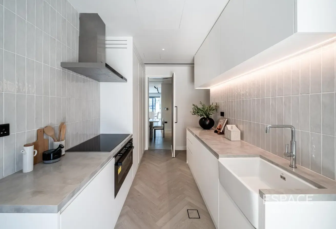 Exclusive Turn Key E2 Hattan with 5 Beds