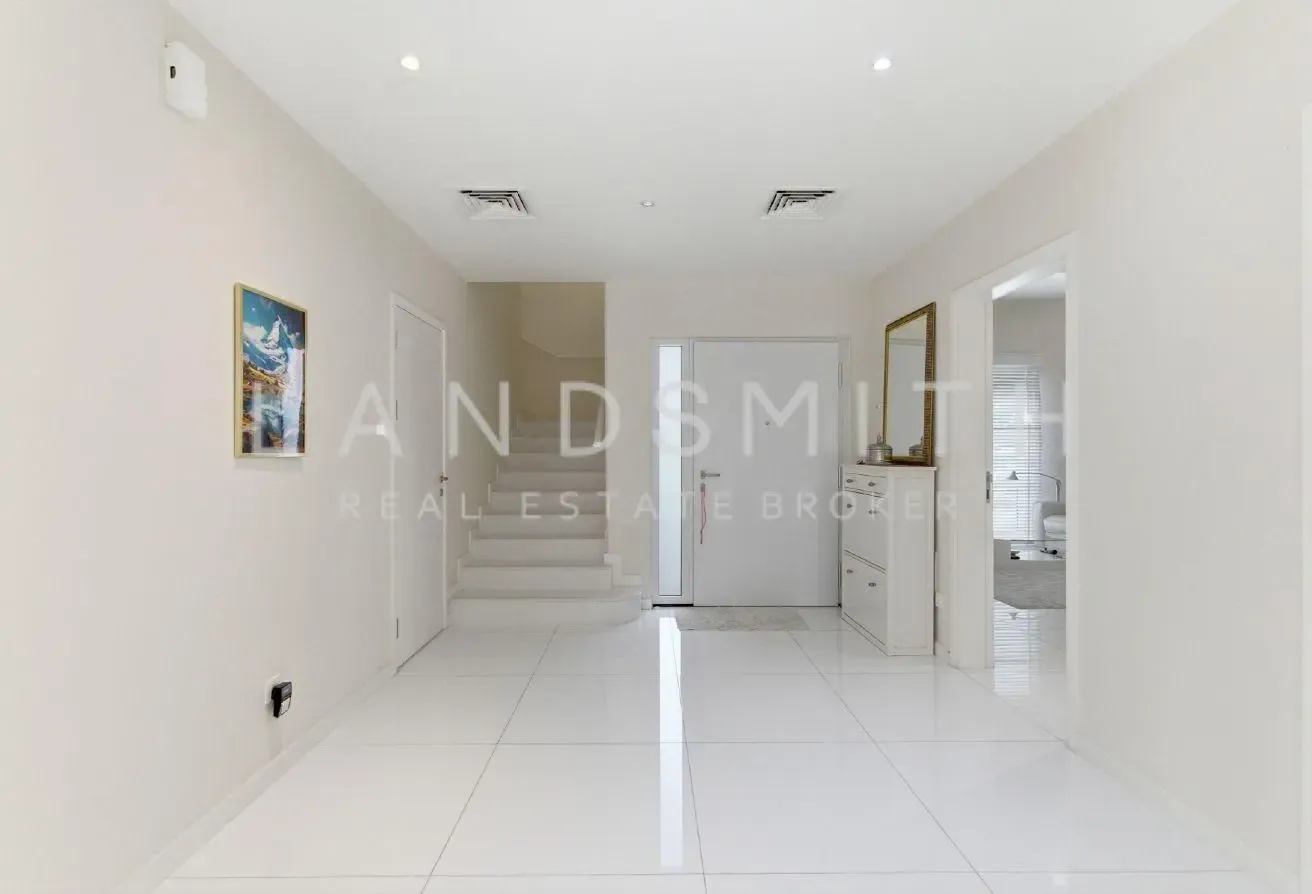 Exclusive | Upgraded 5 BR Villa I Private Pool