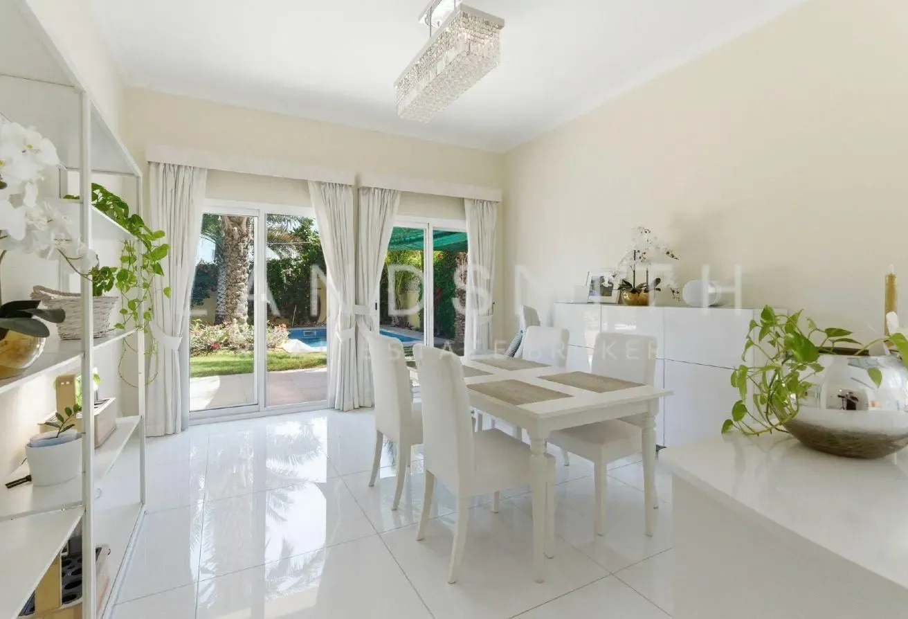 Exclusive | Upgraded 5 BR Villa I Private Pool