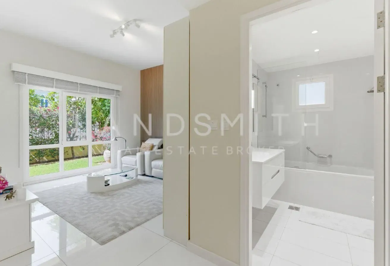 Exclusive | Upgraded 5 BR Villa I Private Pool