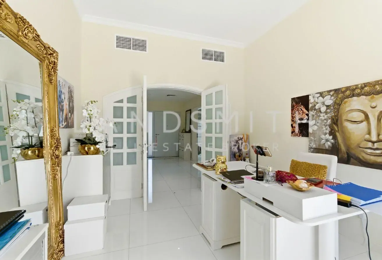 Exclusive | Upgraded 5 BR Villa I Private Pool