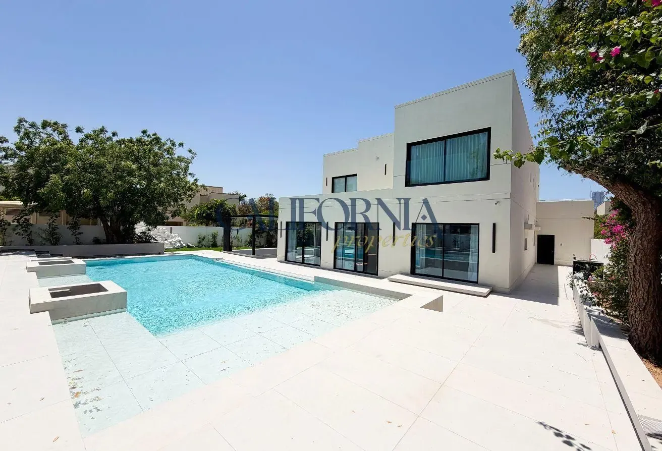 Single Corner Villa | Lake View | Branded Finishes