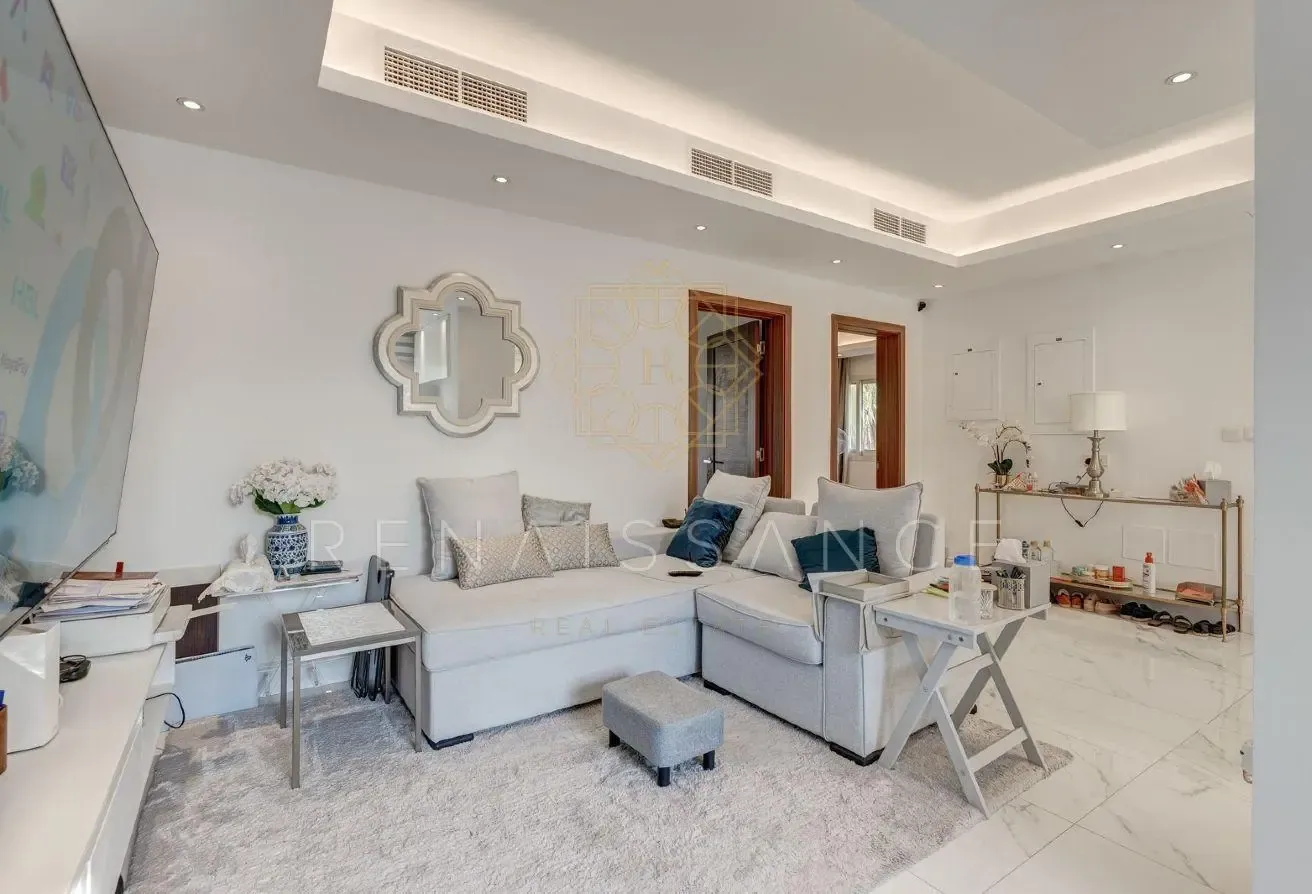 Fully Renovated 5BR | Meadows2 | Manicured Gardens