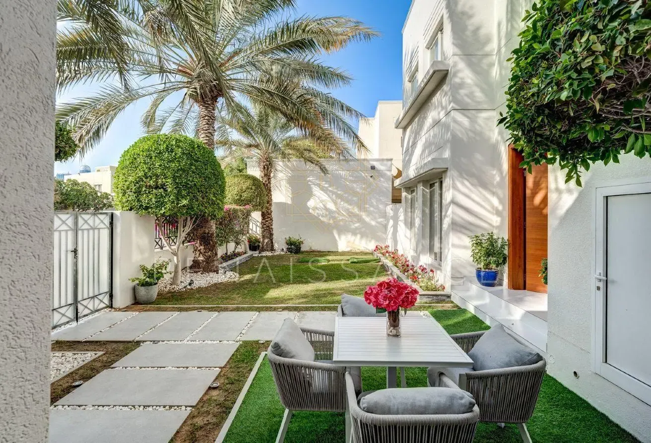 Fully Renovated 5BR | Meadows2 | Manicured Gardens