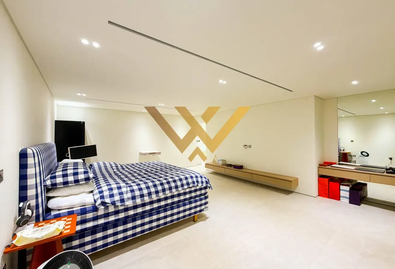 Upgraded 5BR + Maid's Villa | Pool | Luxury Finish