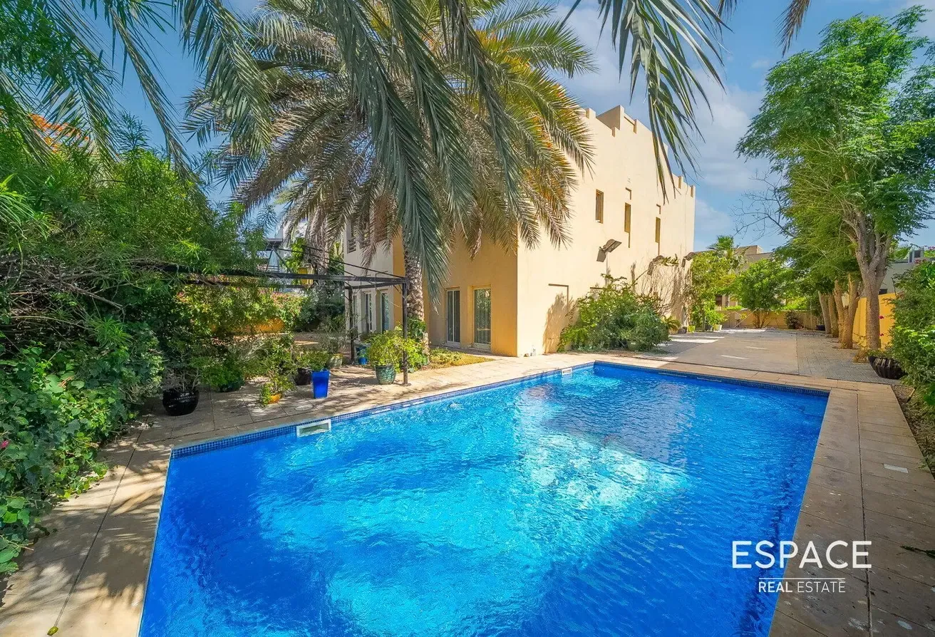 Rare E1 Hattan in Meadows 5 | Lake View