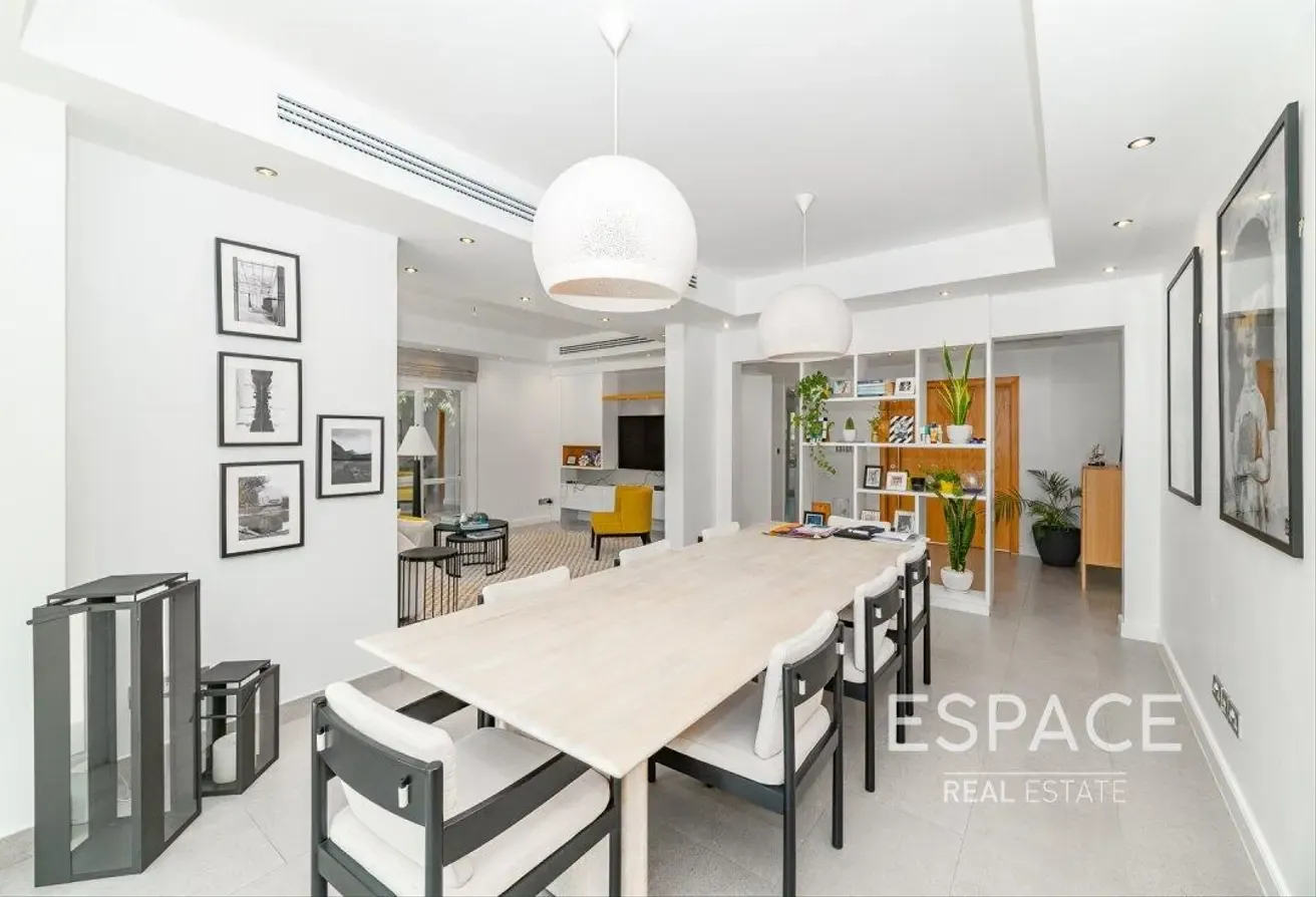 Detached 5 Beds Fully Upgraded with Pool