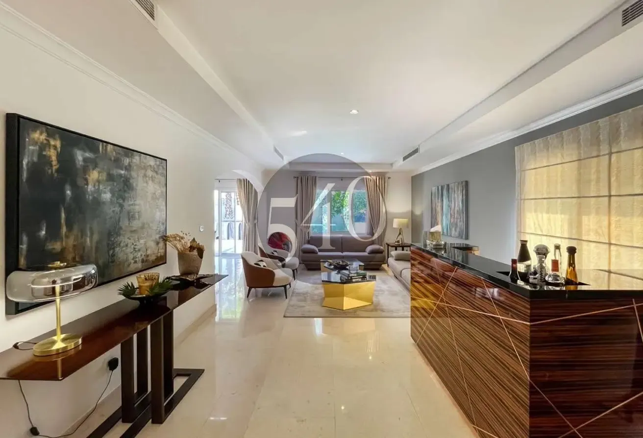 Upgraded 5 BR Villa in Meadows 1