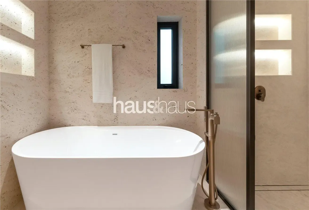 Exquisite Finish I Turn Key I 5 bed