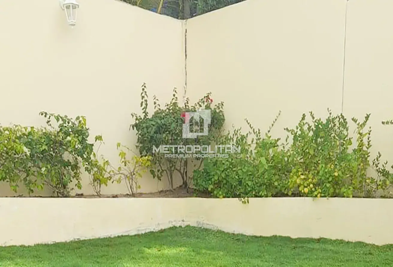 Lake View | Spacious Villa | Prime Location