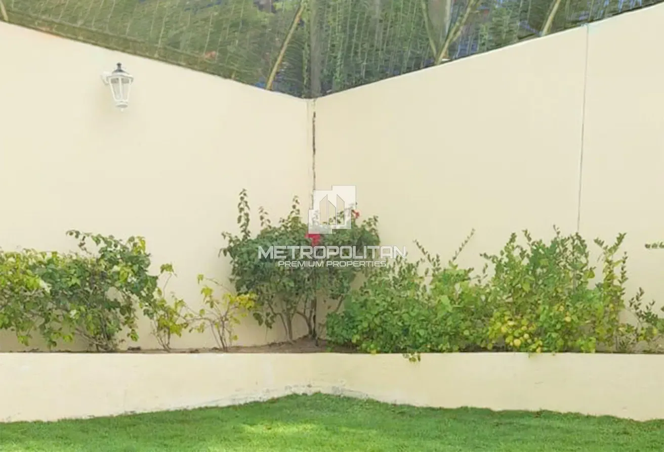 Lake View | Spacious Villa | Prime Location