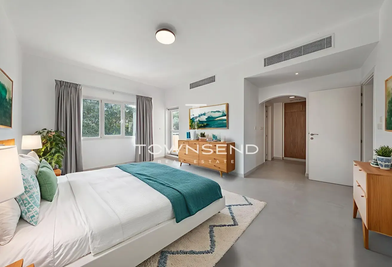 Vacant | Private Pool | Ground Floor Bedroom