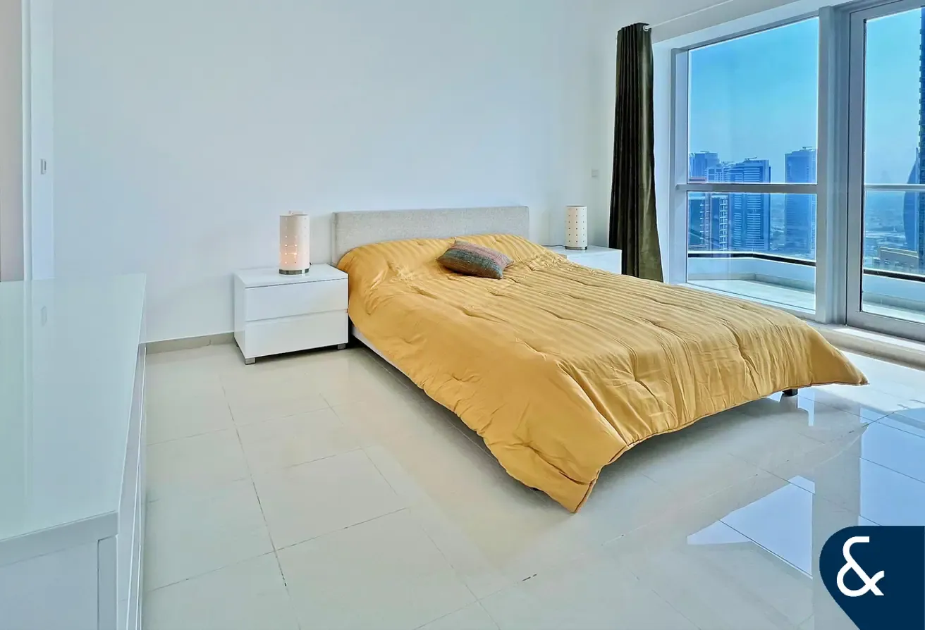 856 Sqft | Panoramic Marina View | Vacant