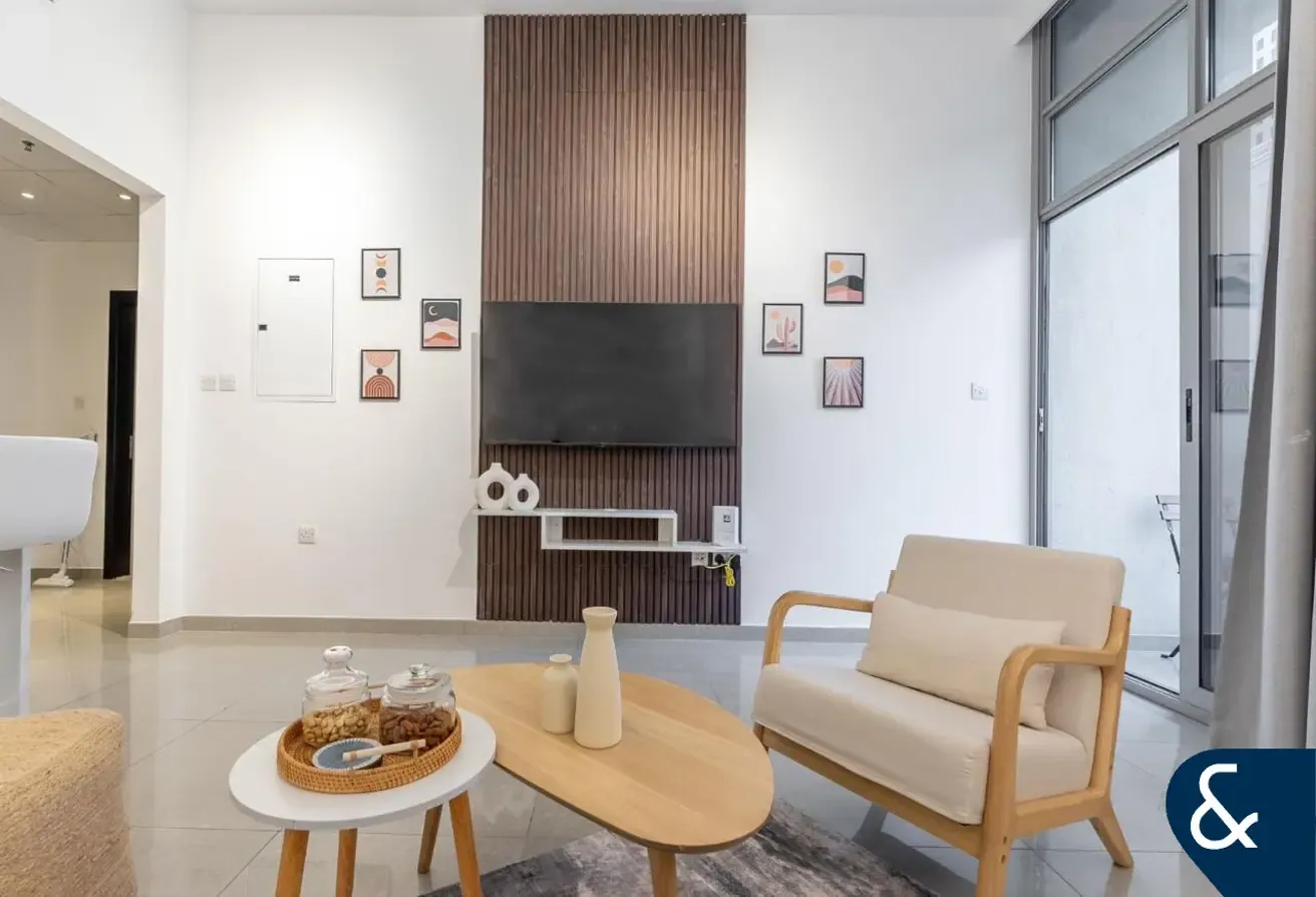 1 Bedroom | Upgraded | Furnished | Vacant