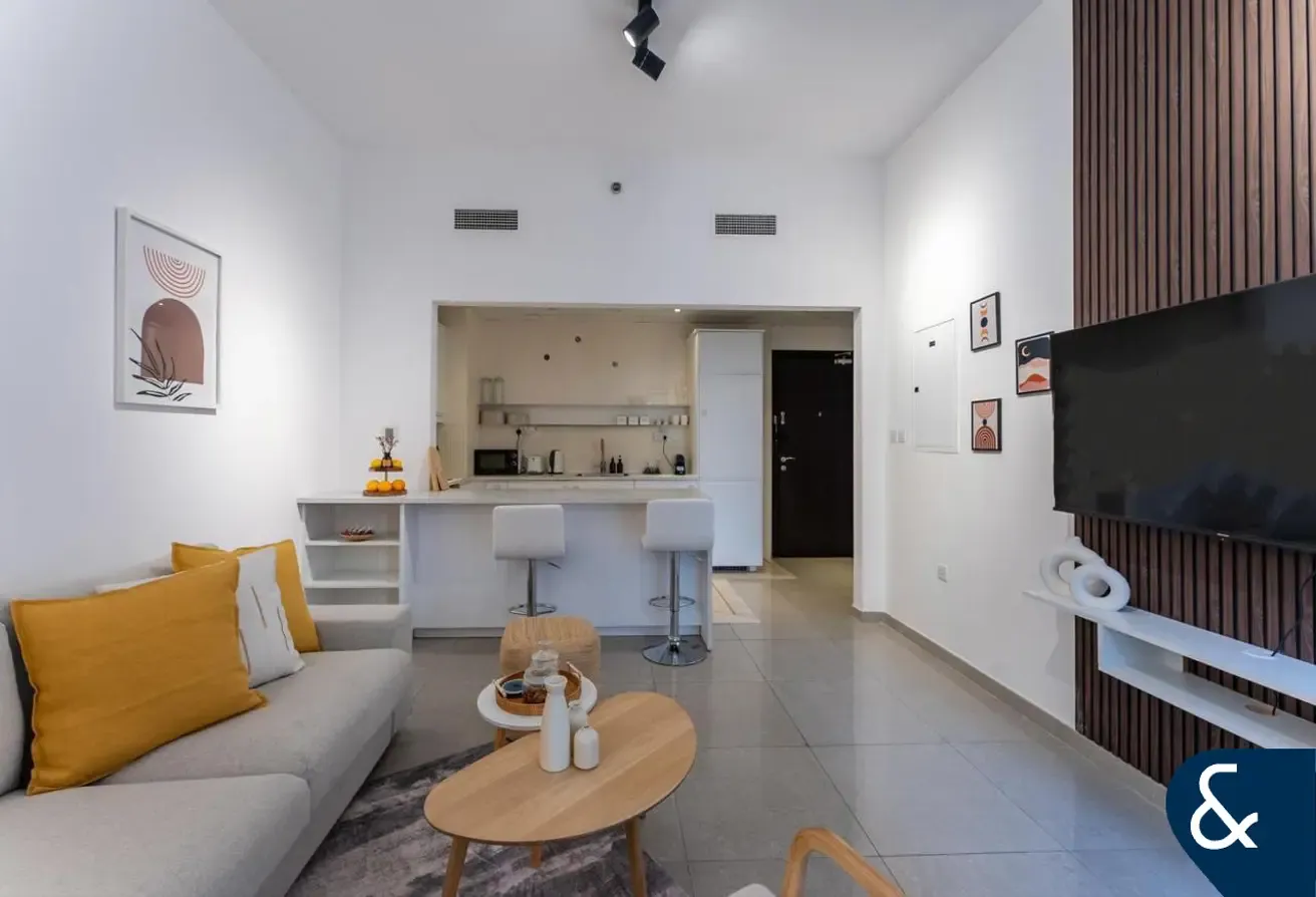 1 Bedroom | Upgraded | Furnished | Vacant