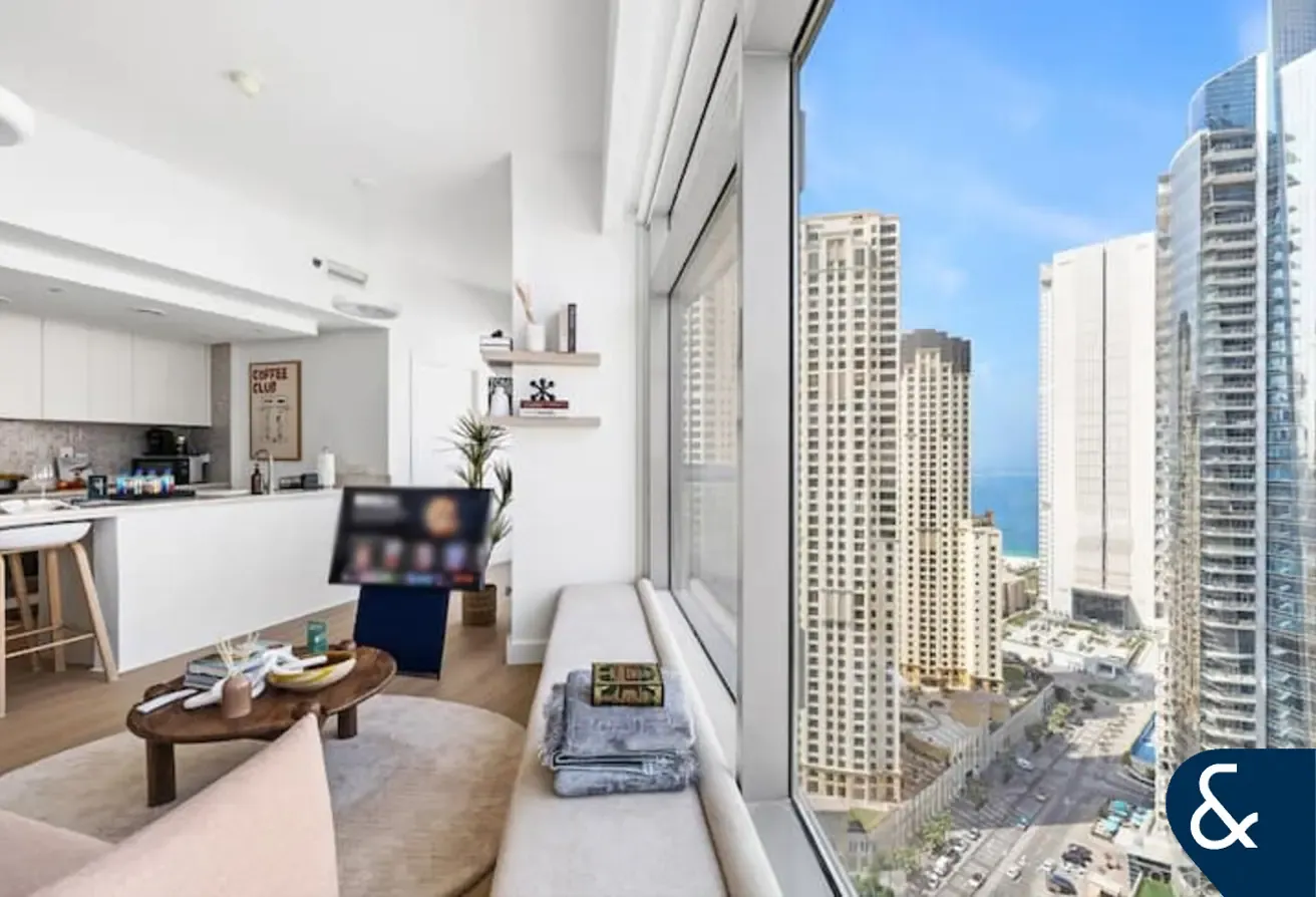 Converted 2 Bed | High Floor | Sea Views