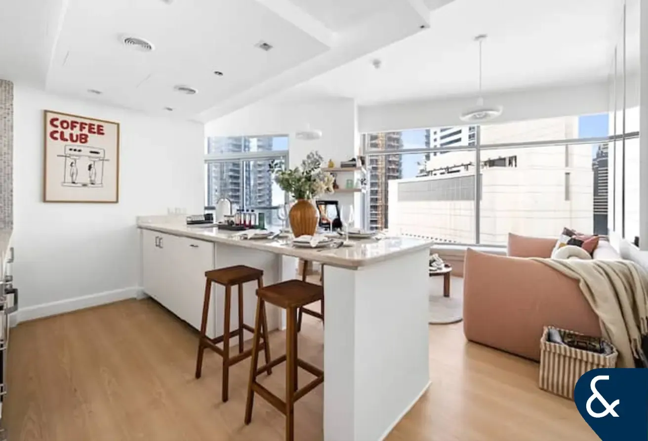 Converted 2 Bed | High Floor | Sea Views